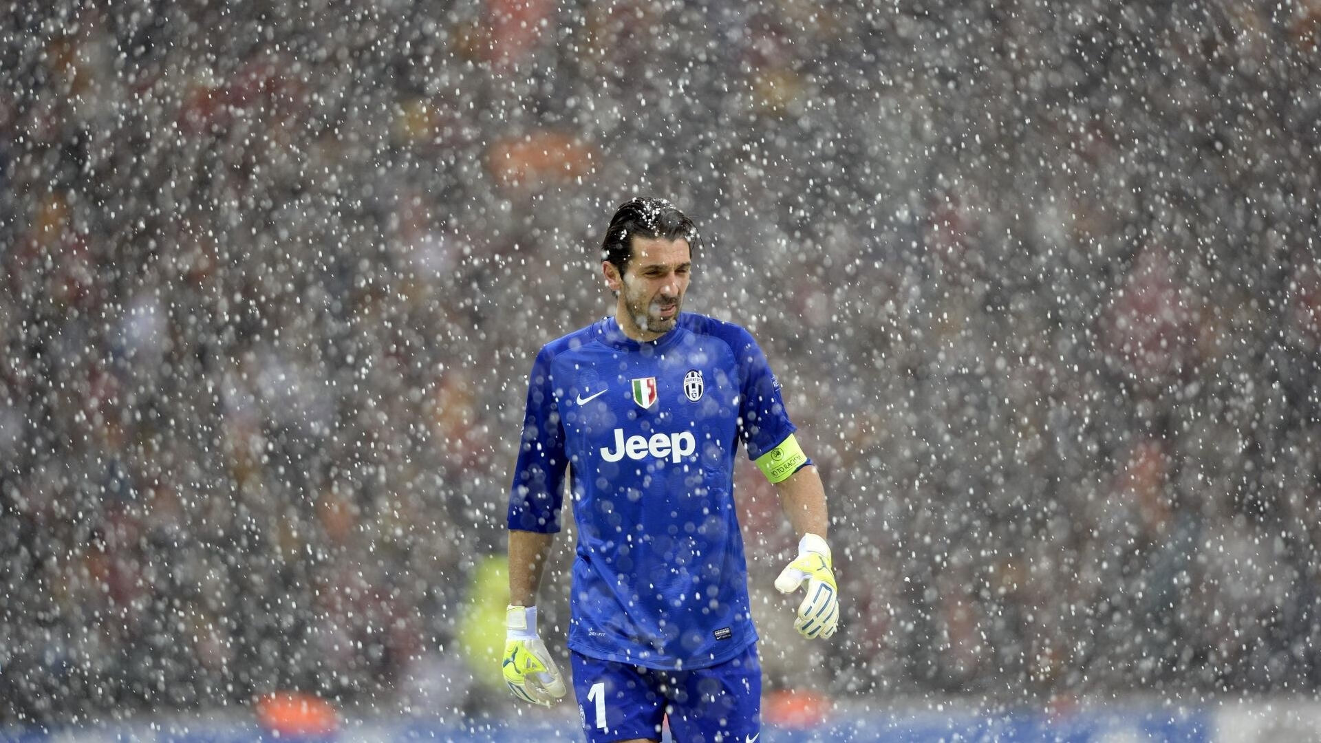 开云下载-麦克沃伊决赛压线胜出惊险夺冠，麦克沃伊游泳